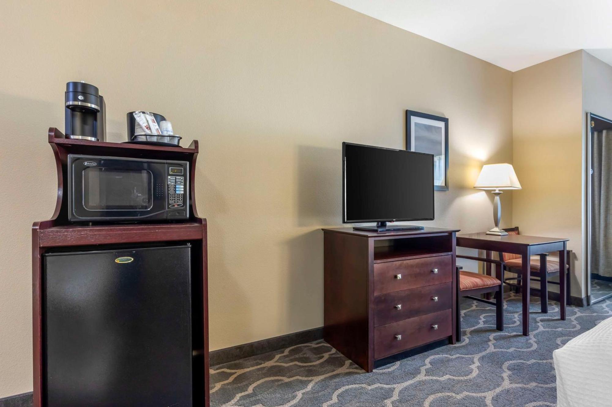 Best Western Plus Burleson Inn&Suites Exterior foto