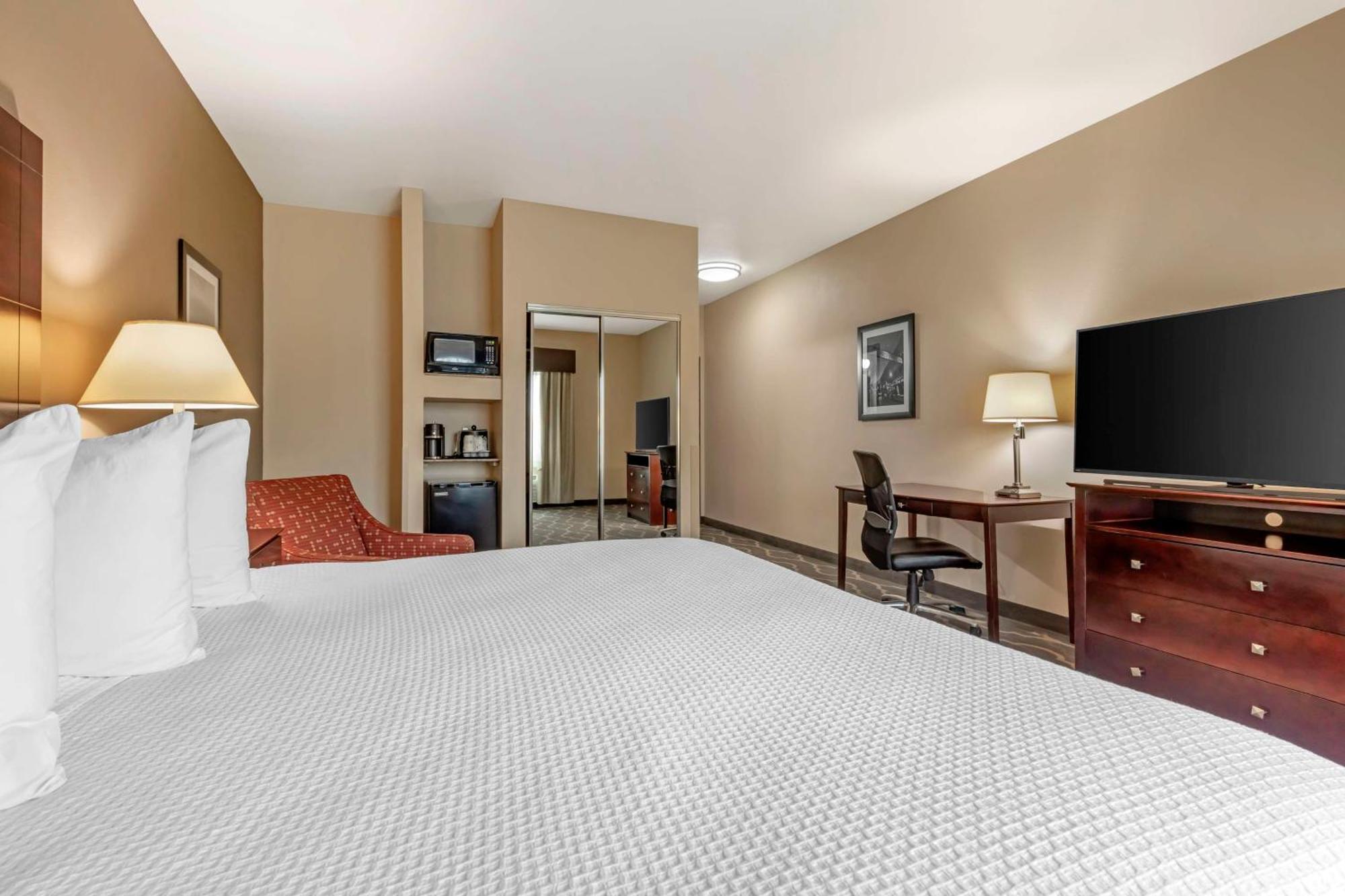 Best Western Plus Burleson Inn&Suites Exterior foto
